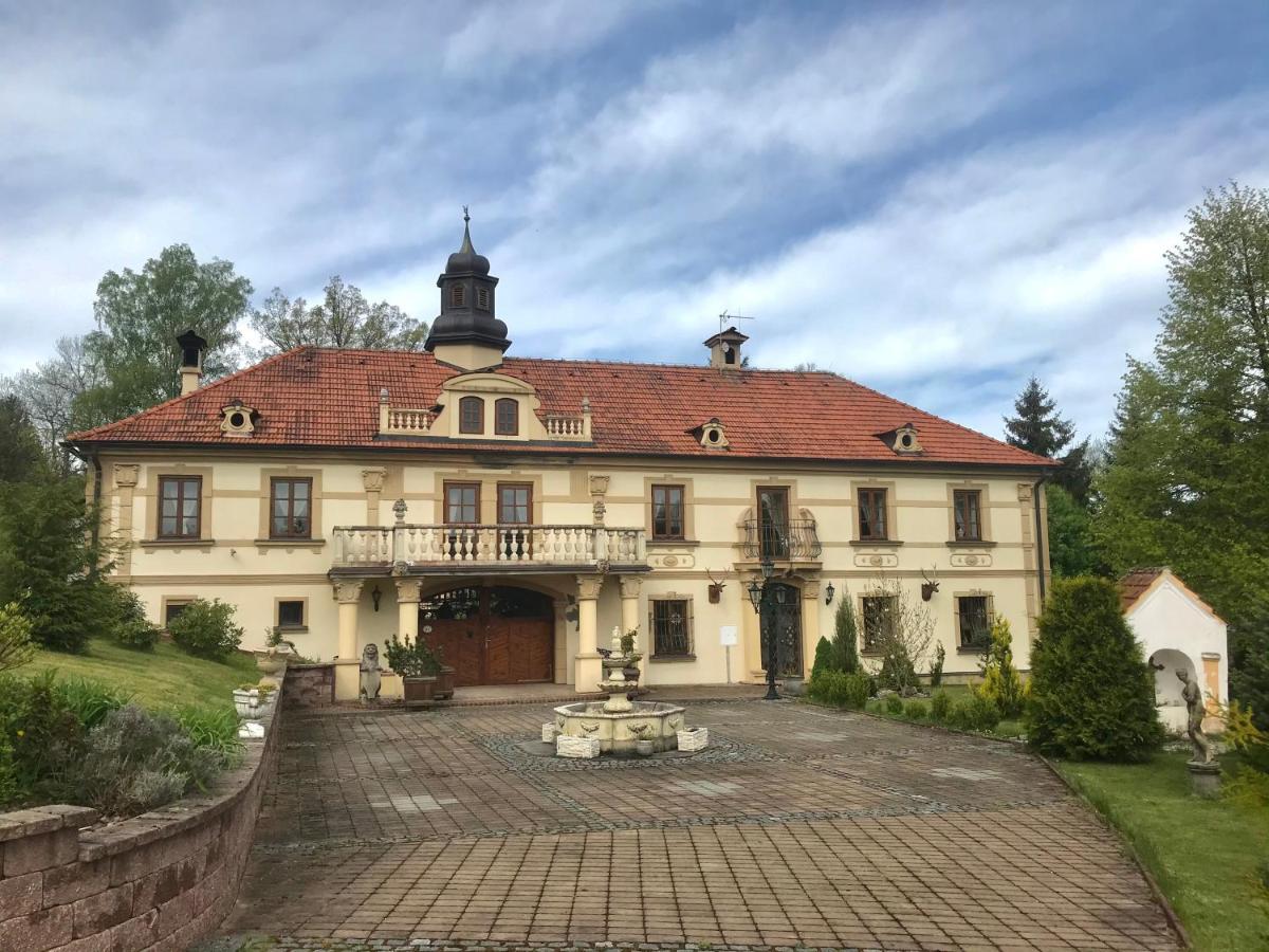 Zamecek Zdiky - Moderni Maly Apartman Bujanov Bagian luar foto