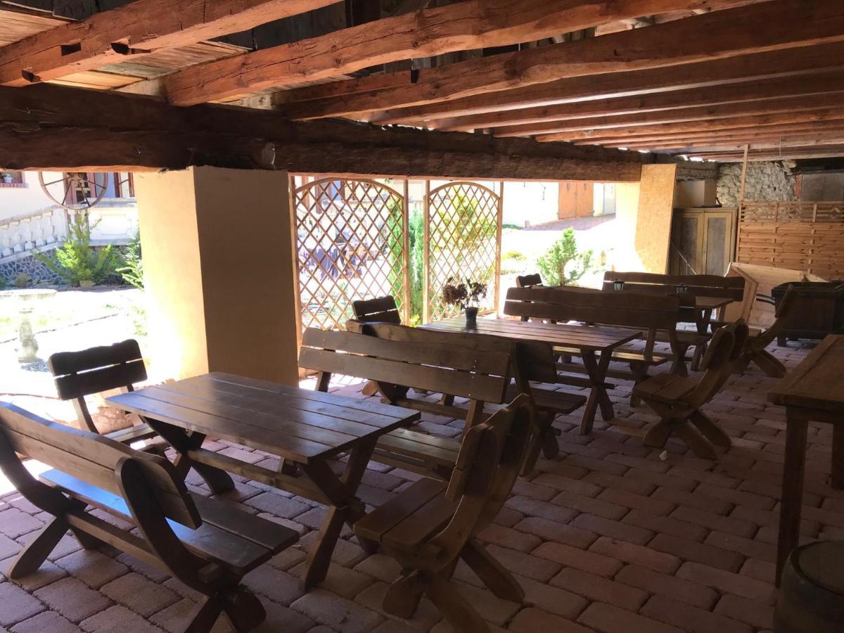 Zamecek Zdiky - Moderni Maly Apartman Bujanov Bagian luar foto
